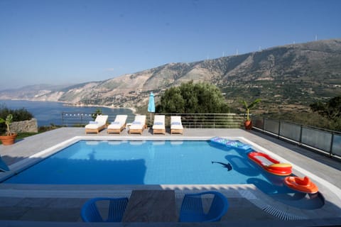 Pool view, Sea view