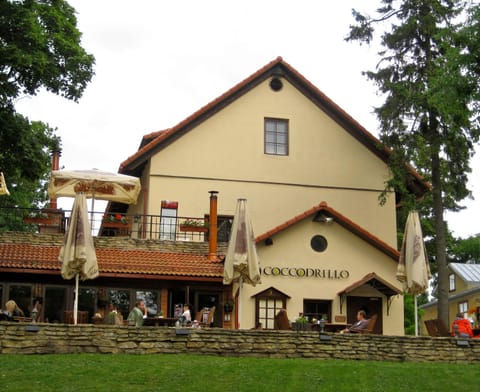Property building, Day