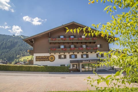Facade/entrance, Summer