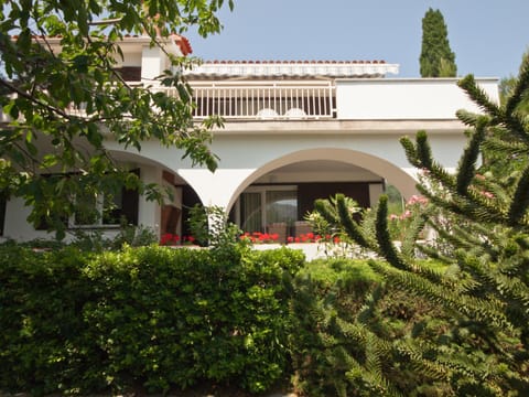 Garden, On site