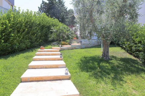 Facade/entrance, Garden