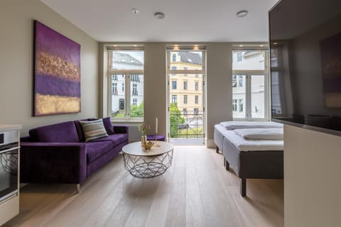 Balcony/Terrace, Seating area, Quiet street view
