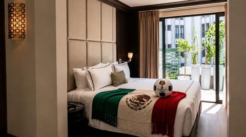 Bed, Balcony/Terrace, Photo of the whole room, Decorative detail, Bedroom, furniture