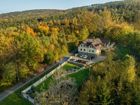 Property building, Spring, Day, Neighbourhood, Natural landscape, Bird's eye view, Hiking, Mountain view