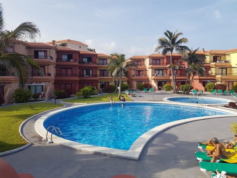 Pool view, Swimming pool, Swimming pool