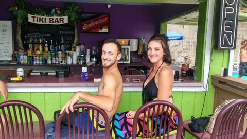 People, Nightclub / DJ, Lounge or bar