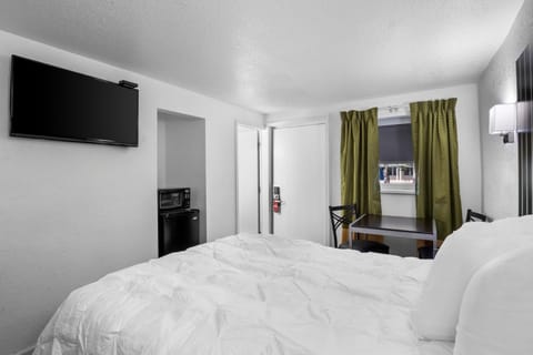 Bed, TV and multimedia