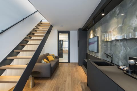 Kitchen or kitchenette, Living room