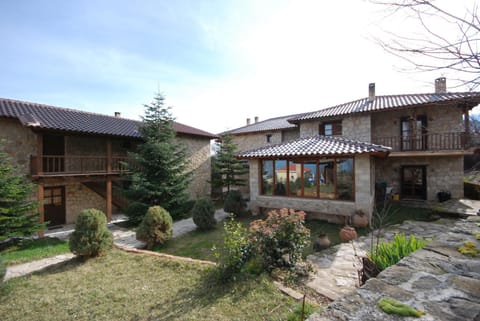 Property building, Facade/entrance, Garden
