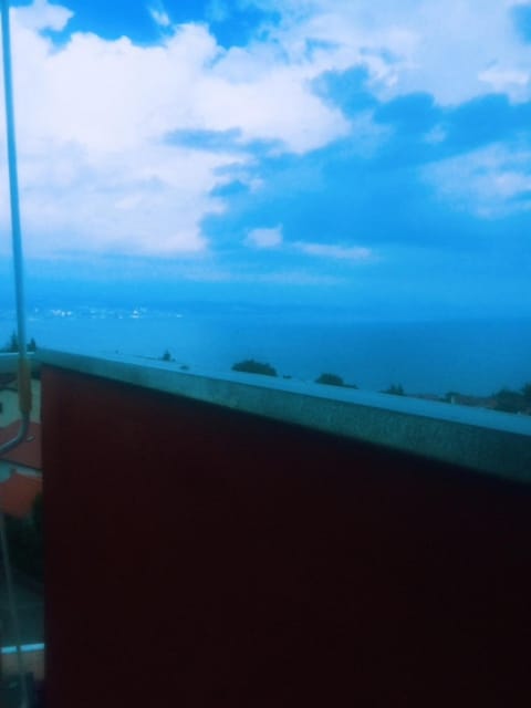 City view, Mountain view, Sea view