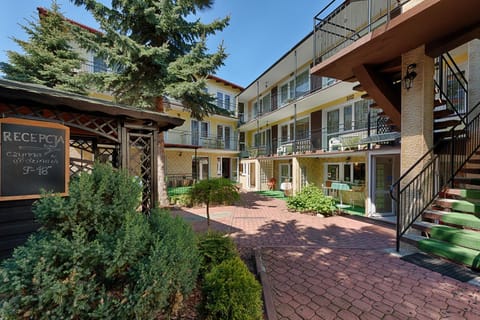 Property building, Facade/entrance