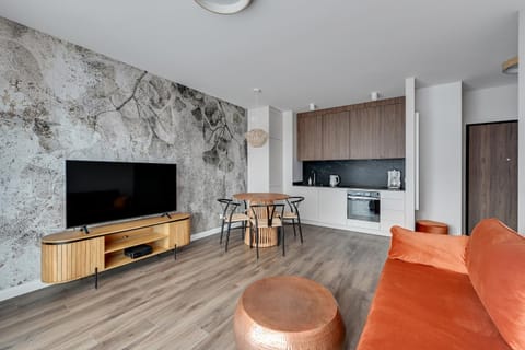 TV and multimedia, Seating area, Dining area