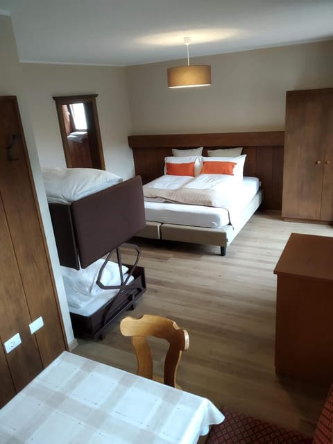 Photo of the whole room, Bedroom, hair dresser