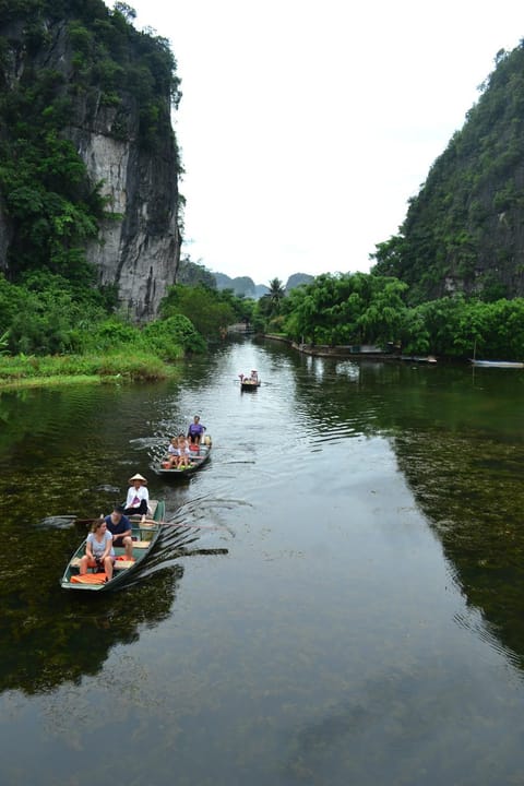 Nearby landmark, Natural landscape