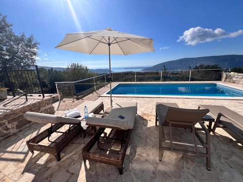 Patio, Day, Natural landscape, View (from property/room), Pool view, Swimming pool, sunbed