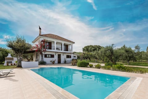 Property building, Garden, Swimming pool