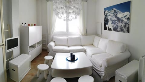 Day, Skiing, TV and multimedia, Living room, On site