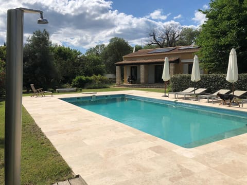 Property building, Balcony/Terrace, Pool view, Swimming pool, sunbed