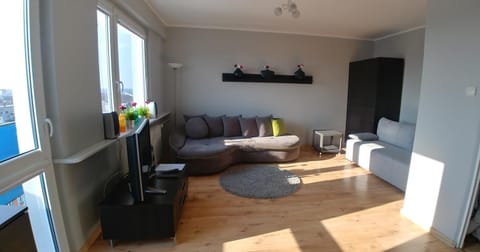 TV and multimedia, Seating area, Dining area, Bedroom