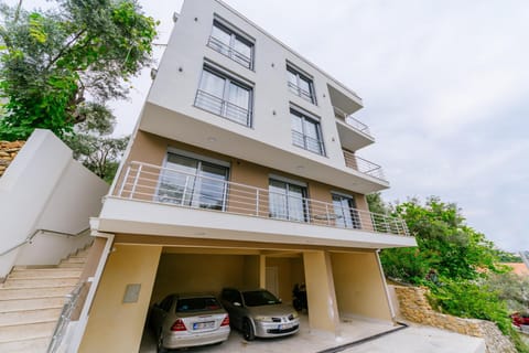 Teuta Apartments Bed and Breakfast in Ulcinj