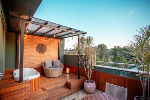 Day, Natural landscape, View (from property/room), Balcony/Terrace