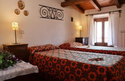 Balcony/Terrace, Photo of the whole room, Decorative detail, Bedroom