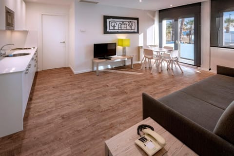Balcony/Terrace, Kitchen or kitchenette, Living room, Seating area