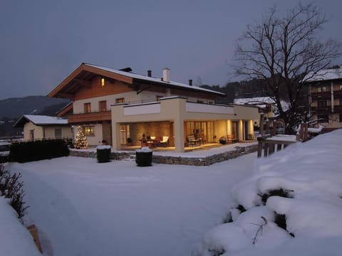 Facade/entrance, Winter