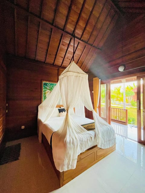 Bamboo Bungalow Jungle View Campground/ 
RV Resort in Nusapenida