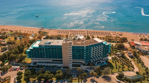 Property building, Beach, Location