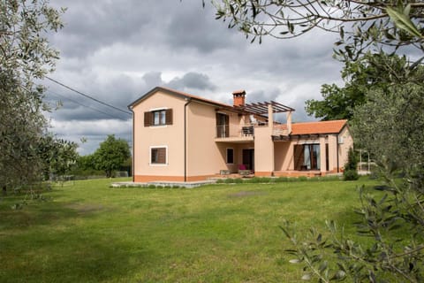 Property building, Facade/entrance, Area and facilities, Area and facilities