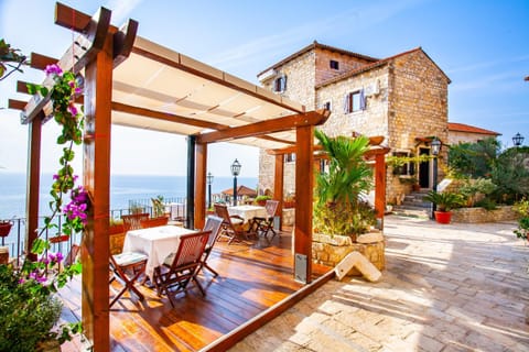 Property building, Balcony/Terrace