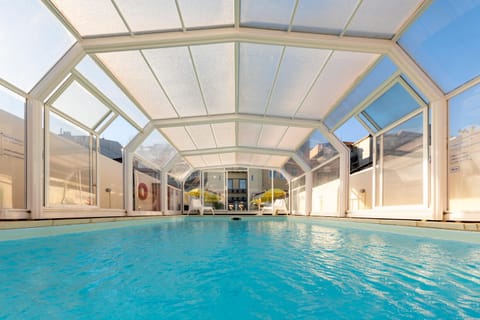 Swimming pool, Swimming pool