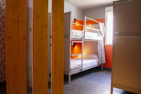 Photo of the whole room, Bedroom, bunk bed