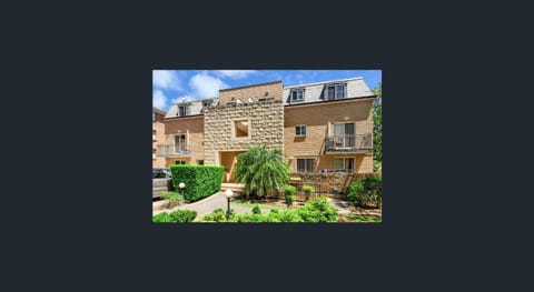 Property building, Facade/entrance, On site