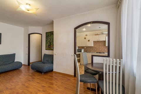 Kitchen or kitchenette, Living room, Dining area
