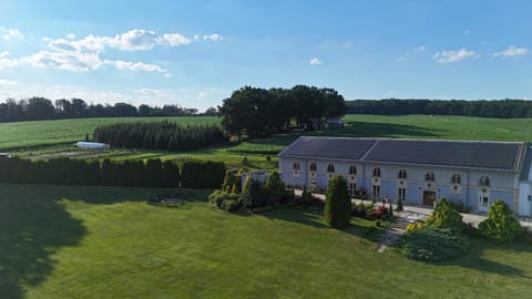 Property building, Spring, Day, Natural landscape, Garden, Garden view