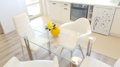 Kitchen or kitchenette, Decorative detail