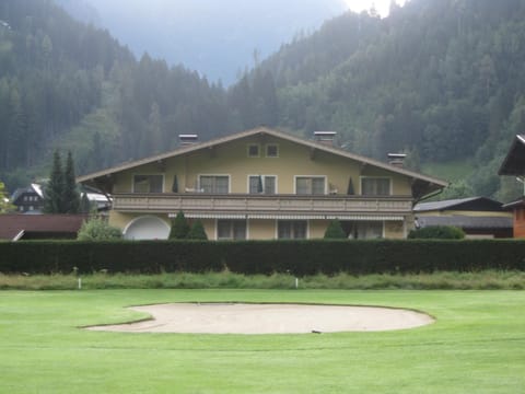 Facade/entrance, Golfcourse