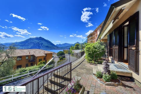 Balcony/Terrace, Lake view, Mountain view