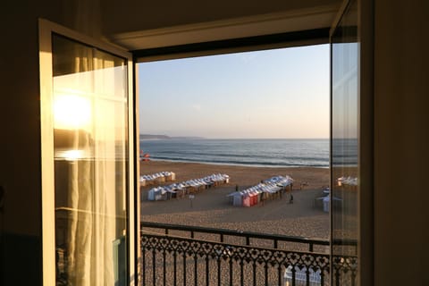 Fishing, Nightclub / DJ, View (from property/room), Balcony/Terrace, Decorative detail, Diving, Sea view, Street view, Family
