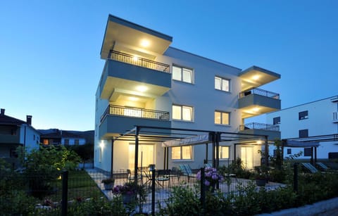 Property building, Patio, Summer, Garden, View (from property/room), Balcony/Terrace, Garden view, Sunrise