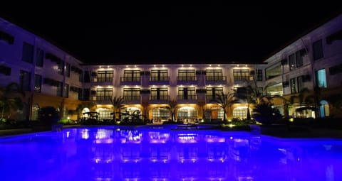 Swimming pool, Swimming pool