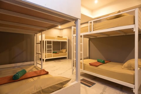 Bedroom, bunk bed