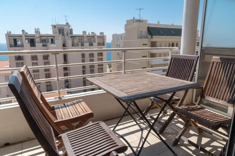 Nearby landmark, Day, Neighbourhood, Natural landscape, Summer, Balcony/Terrace, Beach, On site, Supermarket/grocery shop, Shopping Area