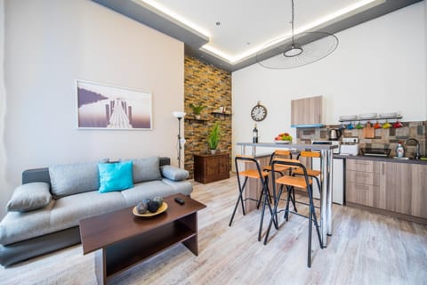 Bed, Living room