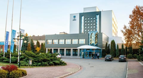 Property building, Day