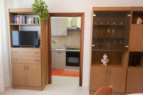 Kitchen or kitchenette, Living room, Seating area