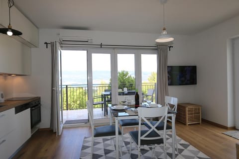 Living room, Dining area, air conditioner