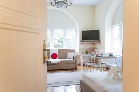 Living room, Photo of the whole room, Dining area